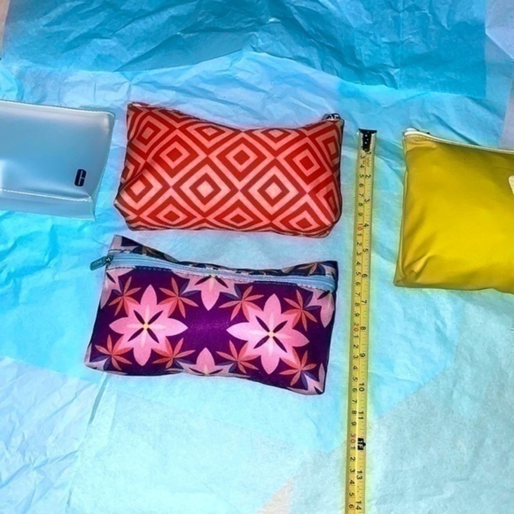 Set of 4 Clinique make up cosmetic pouch travel toiletries bag w/ zip closure - Picture 5 of 16